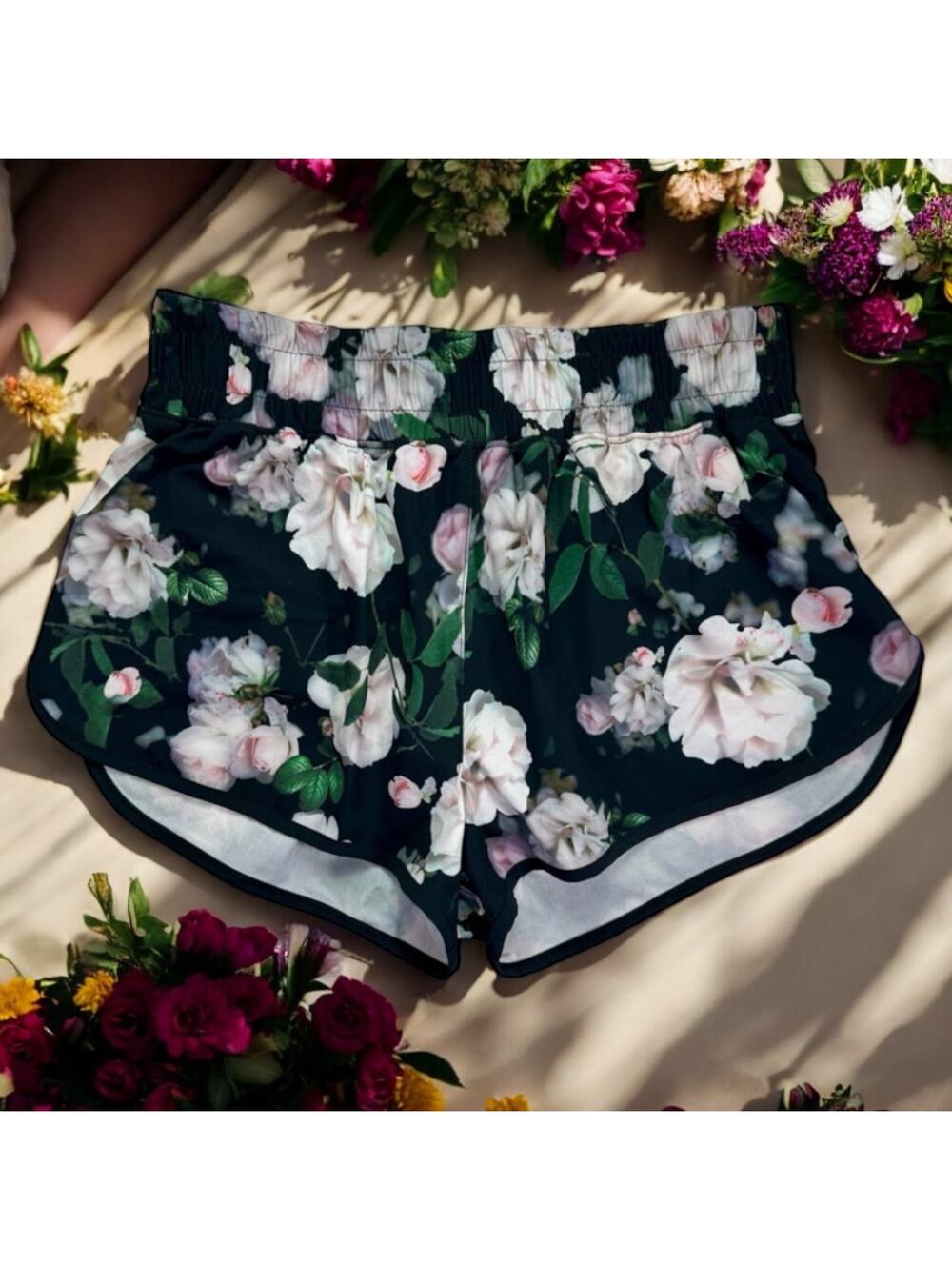 VSX Victoria Sport Women's Small Essential Black Floral Short Running Shorts